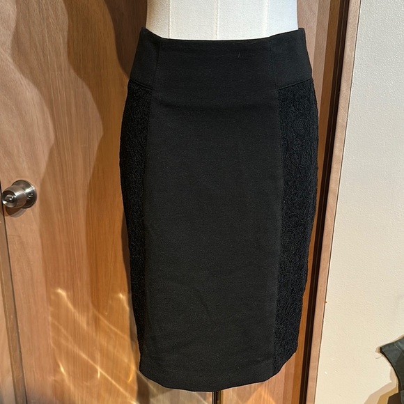 Bcbgeneration size 6 Skirt - Picture 1 of 3